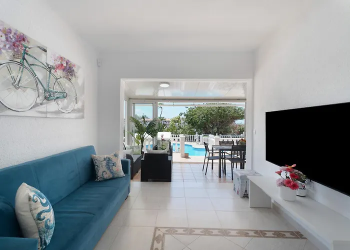 Milena * 卡亚俄萨尔瓦赫