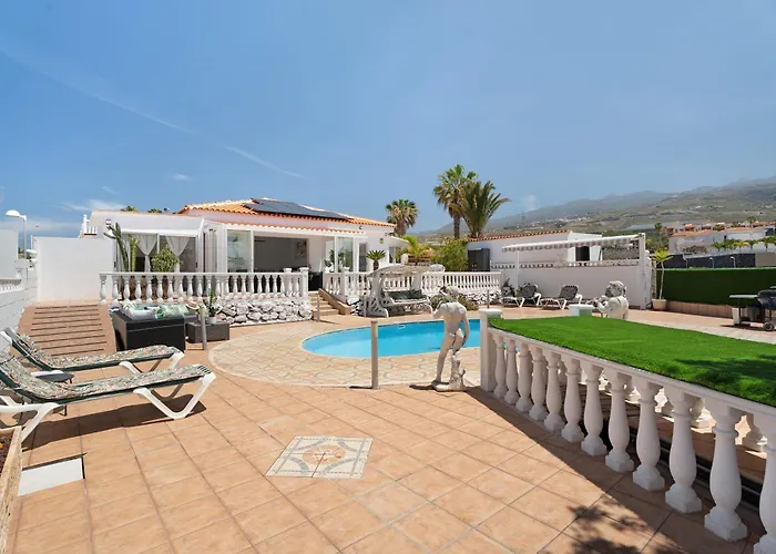 Milena 卡亚俄萨尔瓦赫