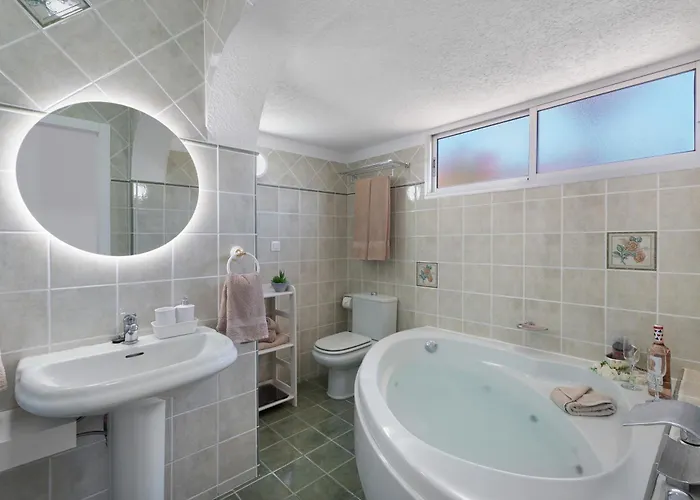 Milena * 卡亚俄萨尔瓦赫